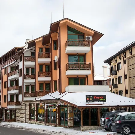 La Pierre Apartment *