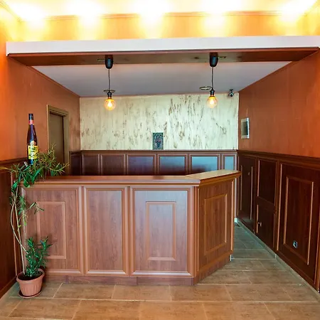 La Pierre Apartment